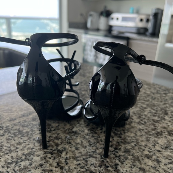 Black YSL patent leather heels - Picture 4 of 8